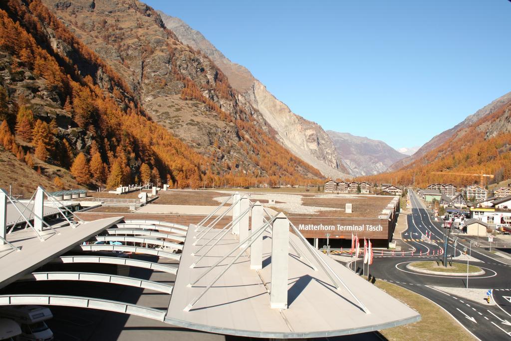 Typically Swiss Hotel Taescherhof Exterior foto