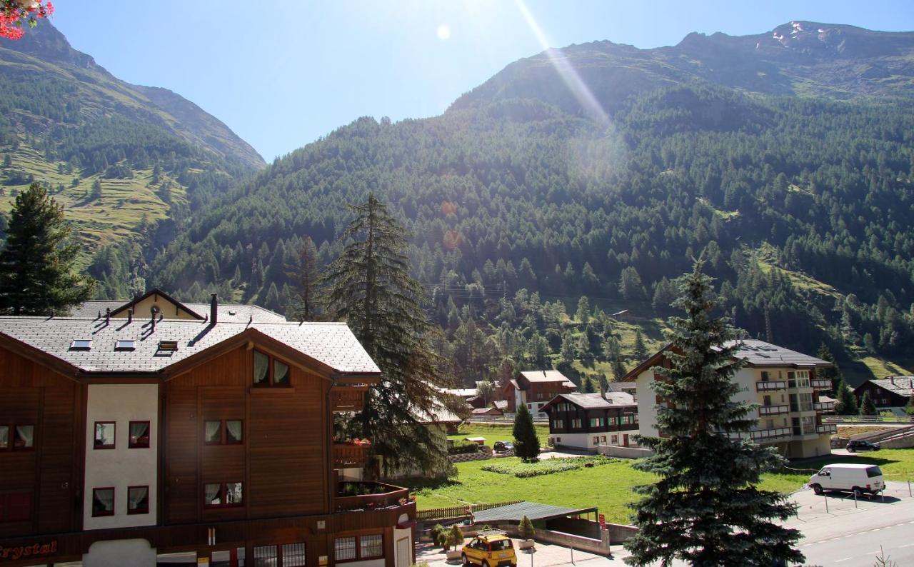 Typically Swiss Hotel Taescherhof Exterior foto